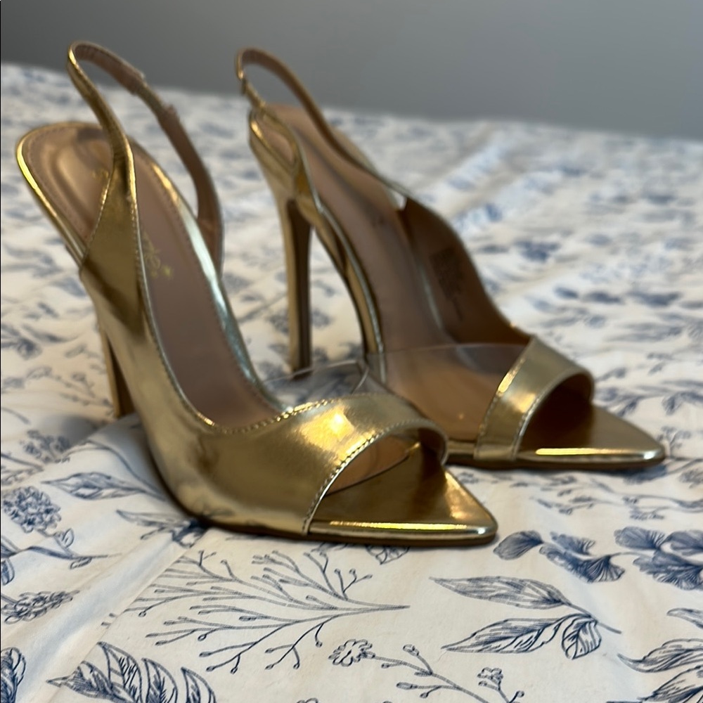 Elegant Gold Slingback Heels